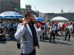 Fueron cerca de una centena de personas las que se reunieron, entre ellos una agrupación musical quienes interpretaron algunas canciones y dedicaron unas palabras. SUN / J. Cortés