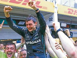 George Russell no pudo contener las lágrimas una vez que se supo ganador en Brasil. AP/ M. Chello