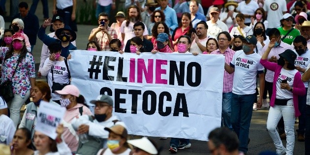 AMLO sobre marcha contra la reforma al INE fue un striptease político