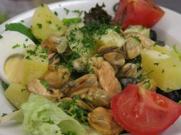 Recomendaron a la población alimentarse de manera balanceada, mediante platillos preparados con verduras, frutas y que no contengan carbohidratos y grasas saturadas. EFE / ARCHIVO