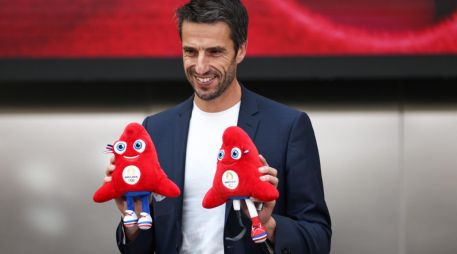Tony Estanguet, presidente del Comité Organizador de París 2024 presentó a Phryge Olímpica y la Phryge Paraolímpica. EFE