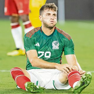 Aficionados reclaman por la ausencia de Laínez y Giménez