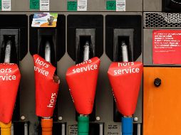 El combustible pasará de tener una subvención gubernamental de 30 céntimos a 10 céntimos por litro. EFE / T. Suárez