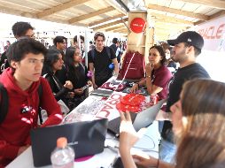 El Gobierno de Zapopan y el Instituto Jalisciense de Tecnologías de la Información (IJALTI) se unieron para llevar la Feria Itinerante Tecnológica del Empleo a cinco universidades de la región. EL INFORMADOR / A. Camacho