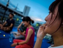 La mariguana se fuma sin filtro, mientras que el tabaco suele filtrarse, lo que causa más daño a los tejidos pulmonares. EFE/D. Azubel