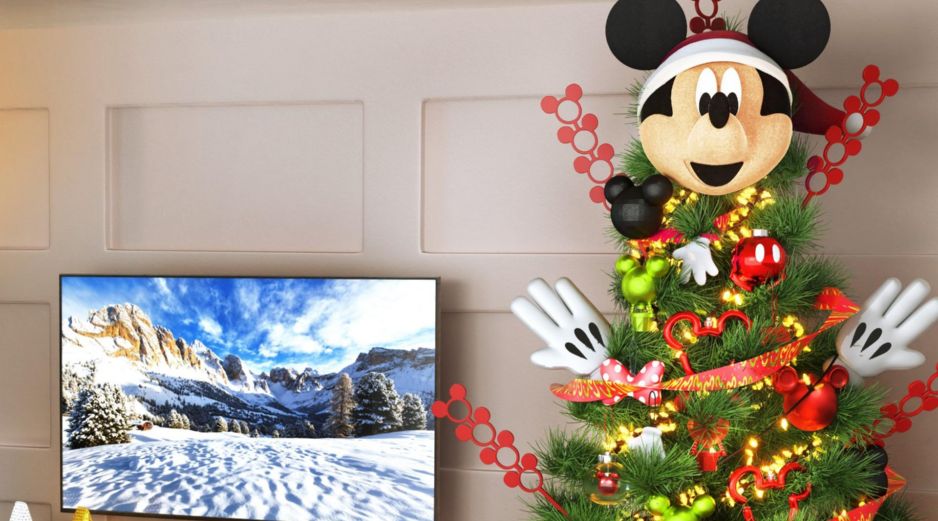 Los clásicos estilos de decoración con un toque moderno y las figuras de Mickey Mouse son la combinación perfecta para la decoración esta Navidad. ESPECIAL
