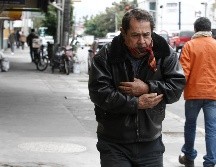 Puedes donar suéteres, cobertores y abrigos en buen estado y limpios para las personas más necesitadas. ARCHIVO