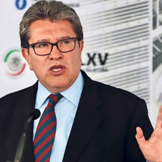 "No me meto y tampoco me preocupa": López Obrador sobre Monreal y Sansores