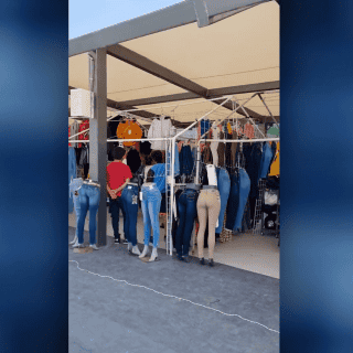 García Vilchis defiende ante López Obrador venta de mezclilla en AIFA