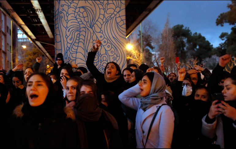 Irán vive protestas desde septiembre por el asesinato de Masha Amini, por llevar mal puesto el velo islámico.  EFE / ARCHIVO