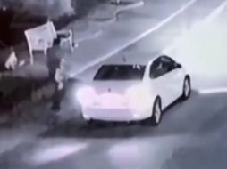 El hecho fue grabado por vecinos y se viralizó en las redes sociales. TWITTER