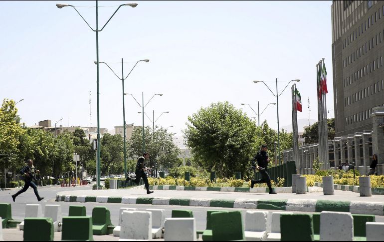 De acuerdo con los reportes preliminares compartidos a la agencia oficial IRNA, hombres armados abrieron fuego contra viandantes y policías. EFE/ ARCHIVO