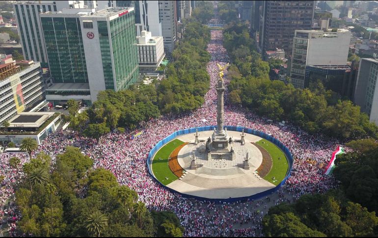 La marcha convocada por López Obrador sucede luego de la manifestación del pasado domingo contra su reforma electoral. SUN / ARCHIVO