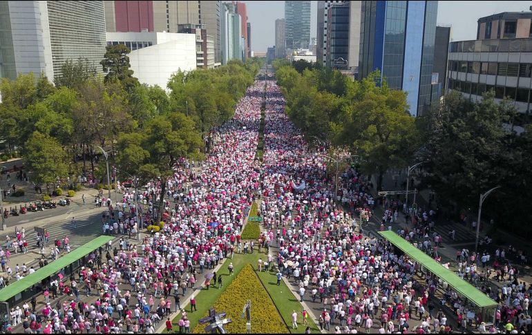 Apenas el domingo 13 de noviembre pasado, miles de personas salieron a manifestarse en contra de la propuesta de reforma electoral del Presidente, lo que generó toda clase de comentarios desde Palacio Nacional. SUN / ARCHIVO