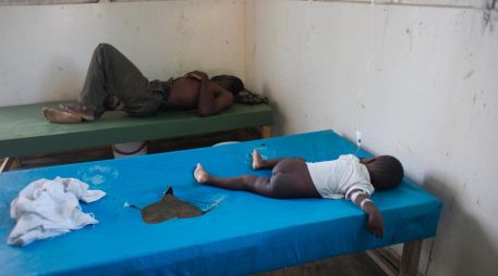 La isla venía de superar completamente un gran brote de cólera comenzando en 2010, mismo dejó un saldo de casi 10 mil víctimas mortales. AP/ ARCHIVO