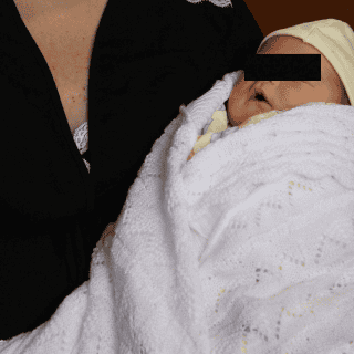 Abandona a su mujer luego del parto de su hija y se va con la suegra