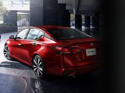 Todas las versiones de este vehículo sedán cuentan con faros con función de encendido automático. ESPECIAL