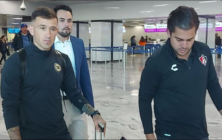 Brian Lozano fue captado en su llegada a Guadalajara. ESPECIAL