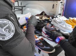 Un hombre fue detenido por robar más de 18 pares de tenis de una plaza comercial en Zapopan. ESPECIAL