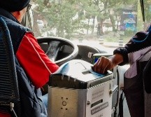 El secretario argumentó que han metido el acelerador para ampliar el uso de la tarjeta de prepago para llegar este año un 65% de viajes pagado por esa vía. EL INFORMADOR/ARCHIVO