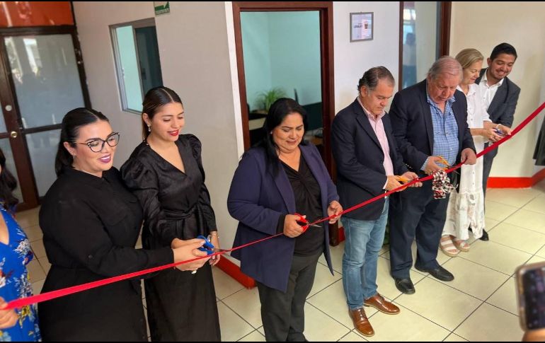 El bufete jurídico de la Universidad de Guadalajara abrió sus puertas este miércoles en las instalaciones del Sistema DIF Tlaquepaque; brindará asesoría legal gratis. ESPECIAL