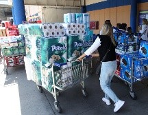 Lupita Vázquez y su familia compraron en el pasado Buen Fin la despensa de todo un año. EL INFORMADOR/ ARCHIVO