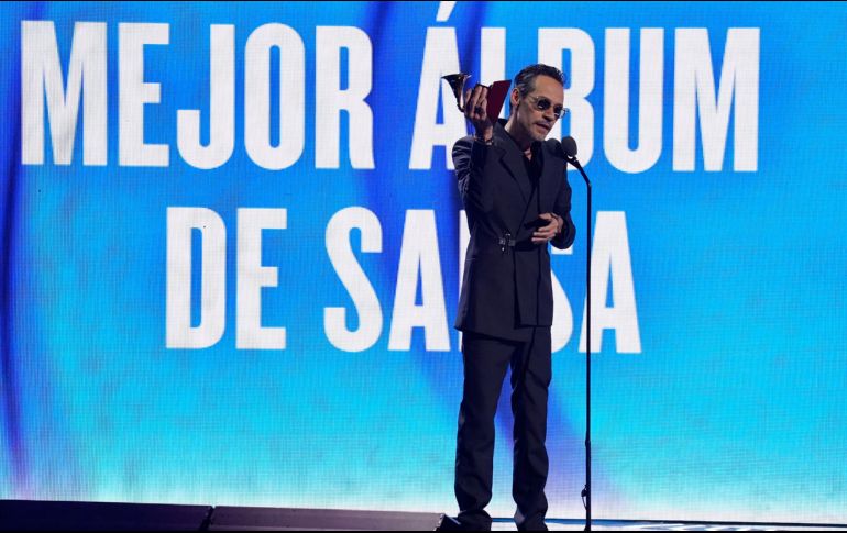 La primera estatuilla al Mejor Álbum de Salsa a Marc Anthony, por “Pa’lla Voy”, quien al subir al escenario expresó su agradecimiento a su novia Nadia, así como a su equipo de trabajo, a la disquera Sony. AP / C. Pizzello