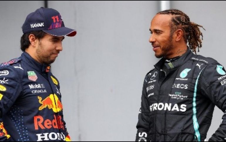 La complicidad que muestran Sergio Pérez y Lewis Hamilton al menos durante el cierre de esta Temporada 2022, muestra el respeto que un 7 veces campeón del mundo tiene por el piloto tapatío. ESPECIAL