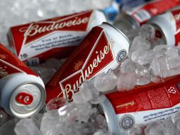 Queda por ver cómo se resiente el patrocinio que la Copa del Mundo tenía con Budweiser, distribuidor oficial de cerveza durante el torneo y que ahora solo podrá vender su versión sin alcohol en los estadios. AP / ARCHIVO