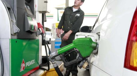 En el caso de la gasolina Magna, que es la de mayor consumo, los automovilistas y motociclistas tendrán un menor subsidio porque pasará de 89.92% a 65.44% en el periodo referido. EL INFORMADOR / ARCHIVO