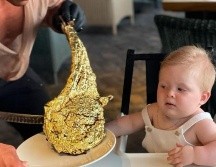 Entre los platillos que pidieron está el Golden Tomahawk, carne de wagyu de lujo envuelta en una hoja de oro de 24 quilates. ESPECIAL