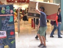 Los tapatíos ya aprovecharon el primer día del Buen Fin Fin para llevarse electrodomésticos, ropa, blancos, entre otros productos con descuentos. EL INFORMADOR/ CARLOS ZEPEDA