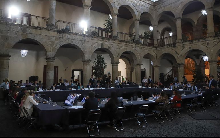 Legisladores participan en la glosa del cuarto informe de actividades del gobernador. EL INFORMADOR/C. Zepeda