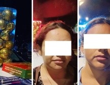 Las mujeres fueron detenidas en el operativo del Buen Fin por presuntamente robarse adornos navideños. ESPECIAL