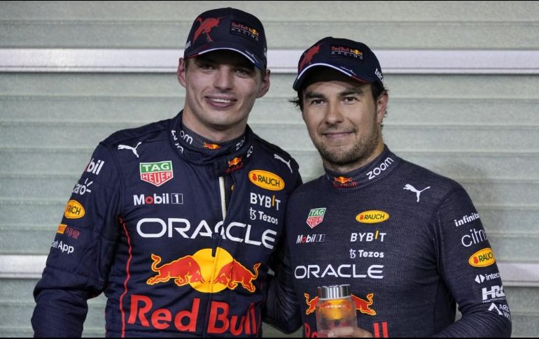 Las diferencias que hubo entre Checo Pérez y Max Verstappen al interior de Red Bull siguen más vivas que nunca. AFP/ARCHIVO