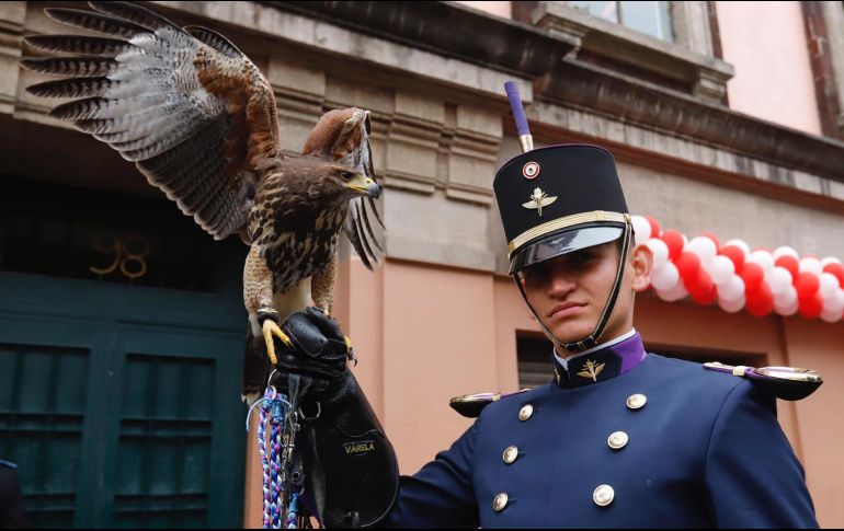 Desfile de la Revolución Mexicana que encabeza el Presidente Andrés Manuel López Obrador en la plancha del Zócalo capitalino. SUN / B. Fregoso