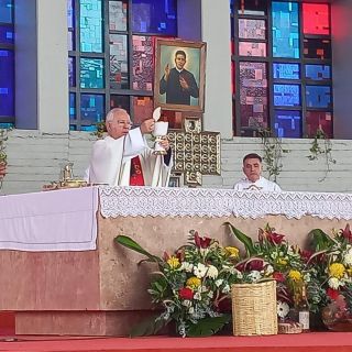 Cardenal pide a la comunidad no actuar como políticos que descalifican