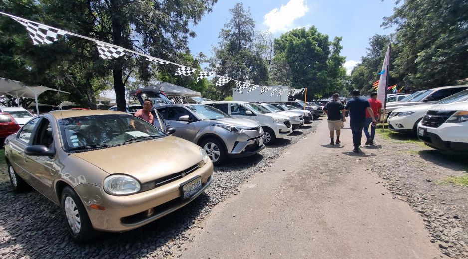 Los vendedores del tianguis del automóvil, en Tlaquepaque, señalan que prefieren no ofertar este tipo de vehículos. EL INFORMADOR/ CARLOS ZEPEDA