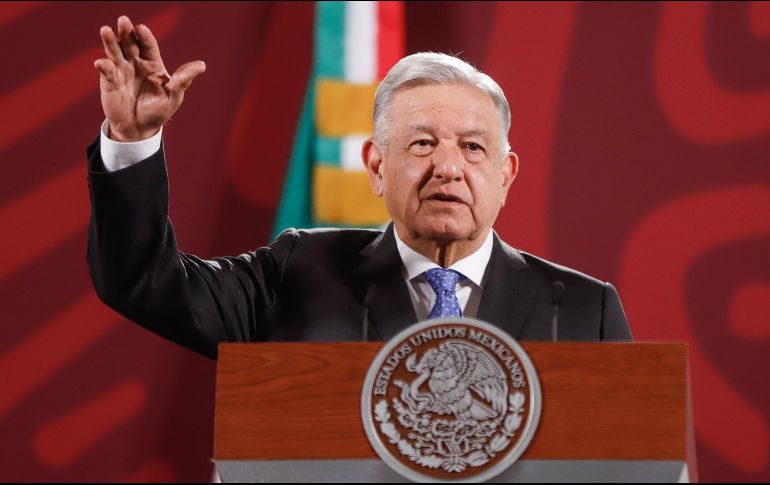 Luego de que Gerardo Esquivel no alcanzara los votos necesarios para presidir el BID, López Obrador consideró que todavía hay espacio para él en su Gobierno. EFE / I. Esquivel