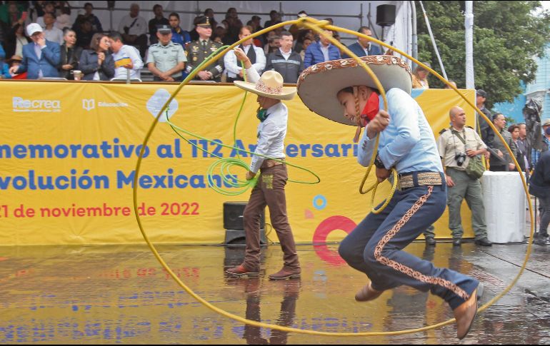 Las suertes charras no faltaron en un evento donde los aplausos fueron nutridos. EL INFORMADOR/ A. Camacho