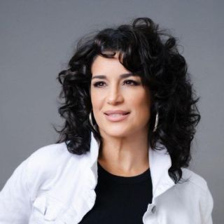 Karina se deja influenciar por la música mexicana en "Yo soy tu vicio"