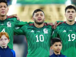 Usuarios compartieron el emotivo momento de Alexis Vega durante el Himno Nacional. TWITTER / @miseleccionmx