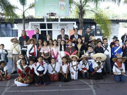 Juan José Frangie presenció algunas representaciones artísticas que interpretaron los alumnos con motivo del aniversario de la Revolución Mexicana. ESPECIAL/Gobierno de Zapopan