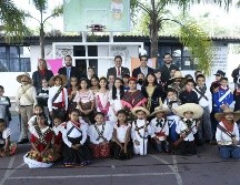 Juan José Frangie presenció algunas representaciones artísticas que interpretaron los alumnos con motivo del aniversario de la Revolución Mexicana. ESPECIAL/Gobierno de Zapopan