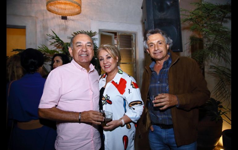 Arturo García Gabriela Velasco y Carlos González. CORTESÍA