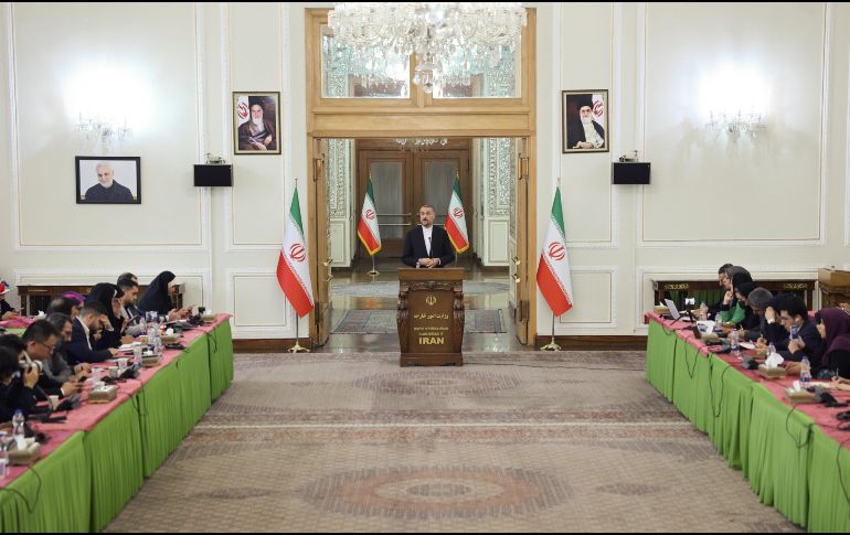 El ministro de Relaciones Exteriores de Irán, Hossein Amir-Badoulahian declaró durante una conferencia de prensa en Tehran que las negociaciones sobre materia nuclear se mantienen. EFE