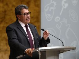 Aclara el líder de Morena en el Senado, Ricardo Monreal Ávila, que no fue él quien frenó el dictamen sobre el glifosato, fue el Presidente. SUN/ARCHIVO