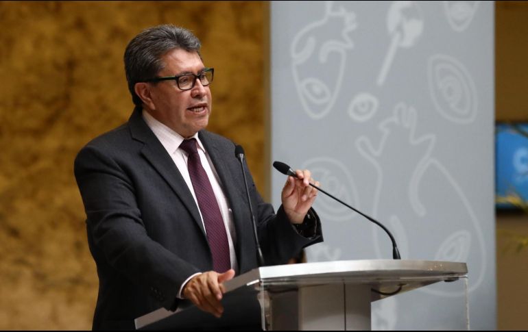 Aclara el líder de Morena en el Senado, Ricardo Monreal Ávila, que no fue él quien frenó el dictamen sobre el glifosato, fue el Presidente. SUN/ARCHIVO