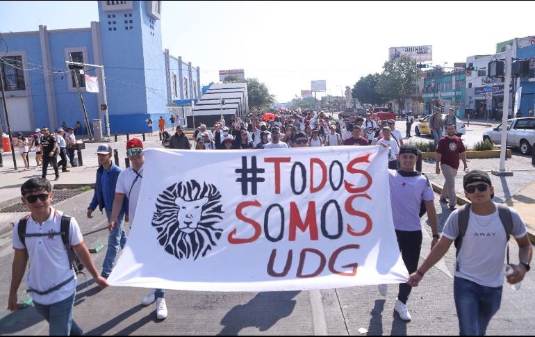 Miles de estudiantes se manifestaron por las calles de Guadalajara. EL INFORMADOR/C. ZEPEDA