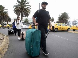 López Obrador reconoce que continúan los robos a maletas y paquetes por parte de trabajadores de seguridad privada a pasajeros del AICM. SUN / ARCHIVO